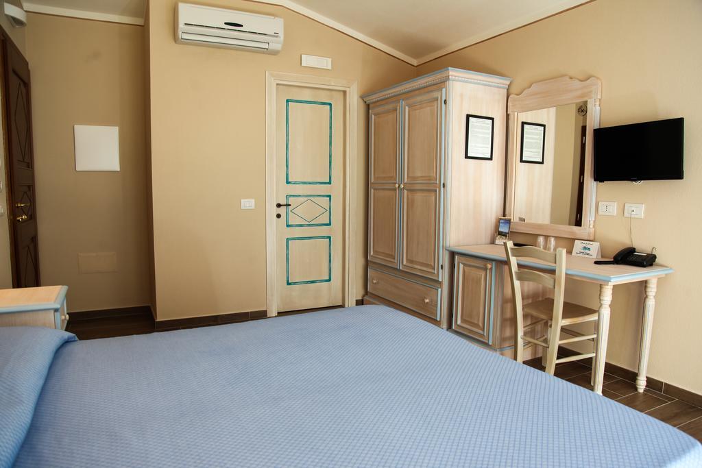 Hotel Lu Pitrali サン・テオドーロ エクステリア 写真