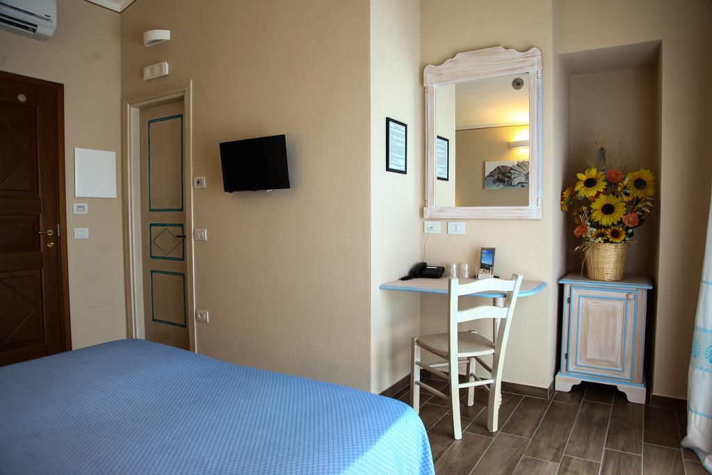 Hotel Lu Pitrali サン・テオドーロ エクステリア 写真